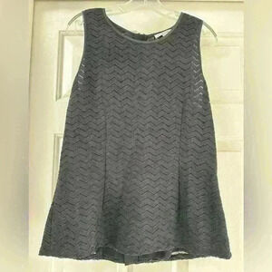 BANANA REPUBLIC
Women 100% Rayon Lace Tank Top‎ Zigzag Black Lined Back Zipper